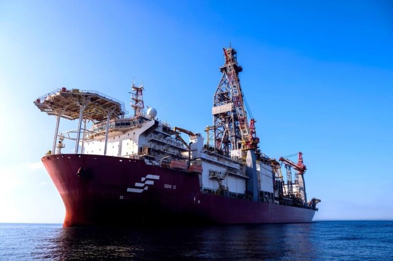 fundo-verde-atrasa-e-petroleo-