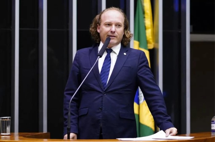 fundo-verde-atrasa-e-petroleo-