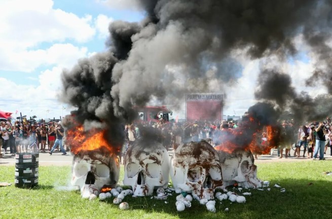 indigenas-cobram-protecao-e-qu