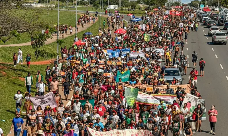 indigenas-de-todo-o-brasil-ocu
