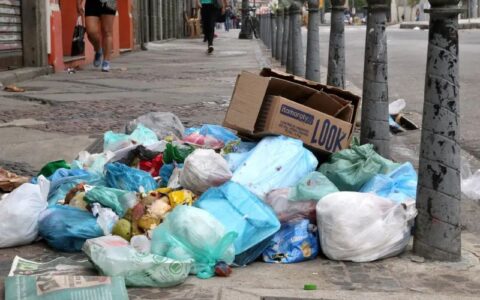 projeto-que-multa-lixo-jogado-