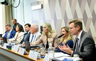 ccj-aprova-cinco-magistrados-p