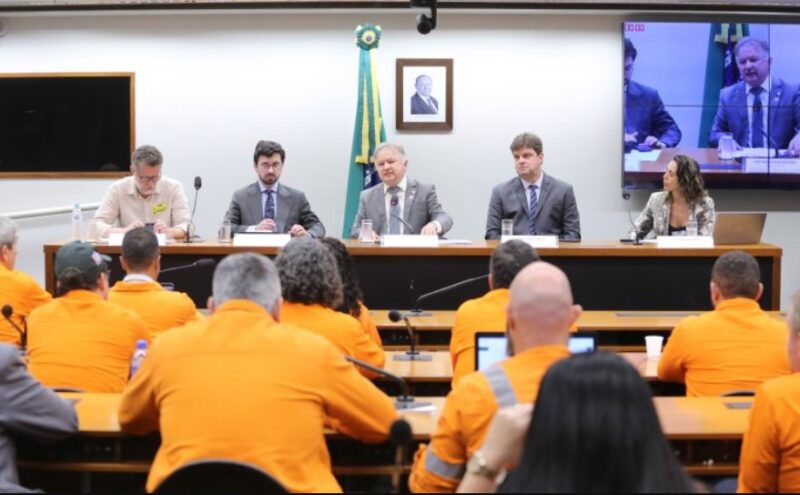 combustiveis-sobem-e-petrobras