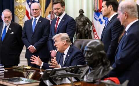 tiro-interrompe-jantar-de-trum