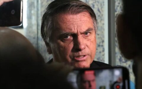 bolsonaro-e-internado-para-cir