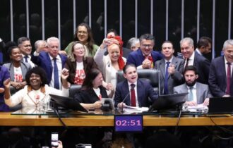 camara-aprova-em-dois-turnos-p