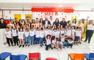 educacao-infantil-recebe-farda