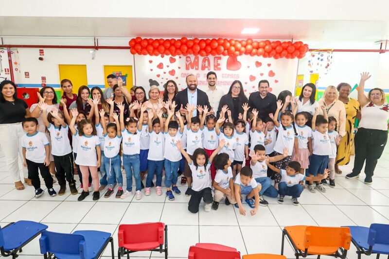 educacao-infantil-recebe-farda