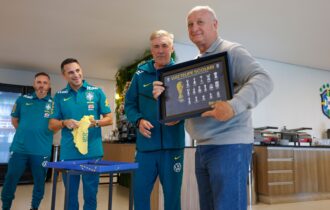 felipao-emociona-em-homenagem-