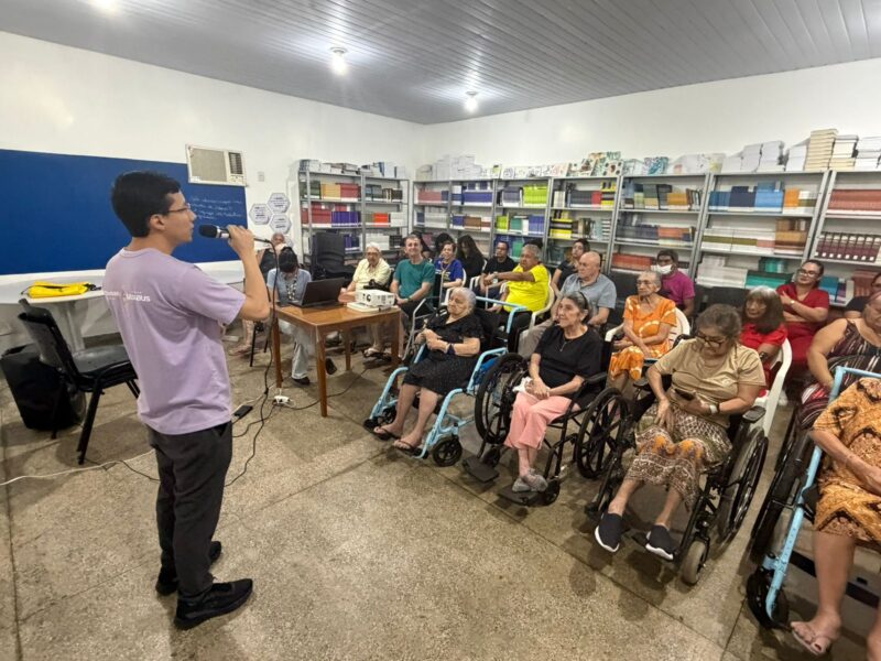 idosos-da-fdt-recebem-dicas-de
