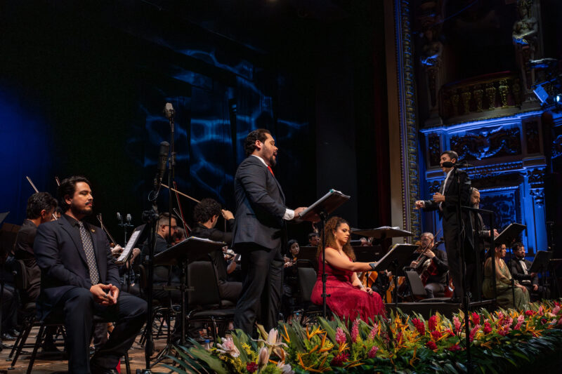 la-favorite-emociona-no-teatro