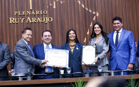 marciele-recebe-titulo-no-am-e