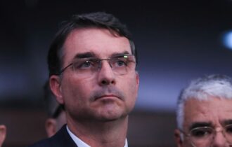 oposicao-mira-flavio-bolsonaro