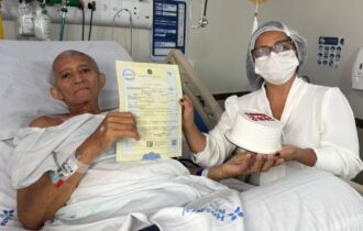 paciente-com-cancer-se-casa-no