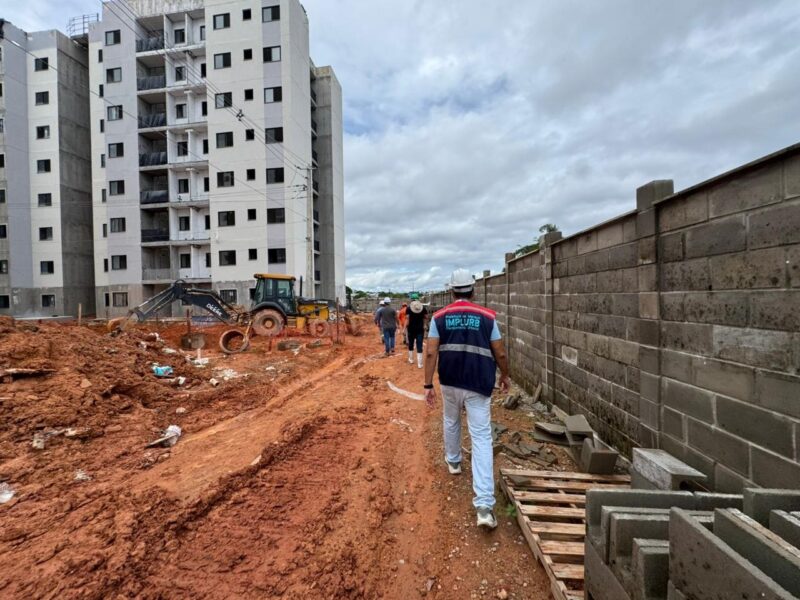 prefeitura-interdita-obra-apos