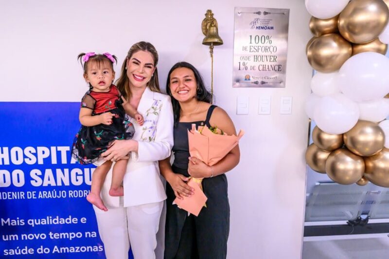 primeira-dama-acompanha-celebr