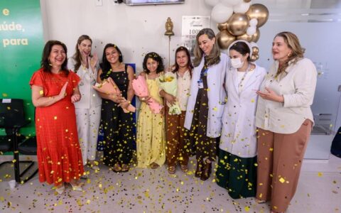 primeira-dama-acompanha-celebr