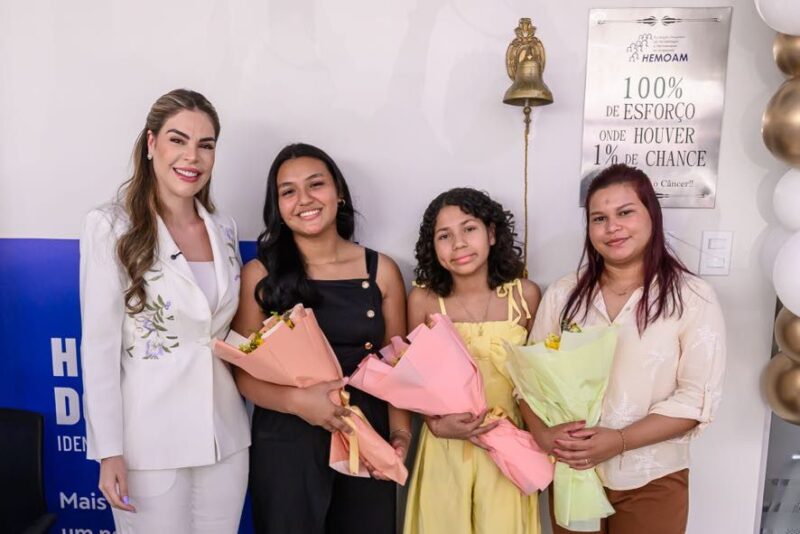 primeira-dama-acompanha-celebr