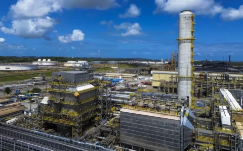 refinarias-da-petrobras-operam