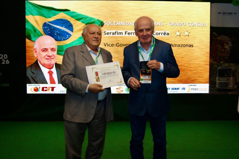 serafim-correa-recebe-medalha-