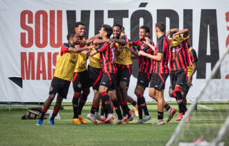 vitoria-elimina-flamengo-e-ava