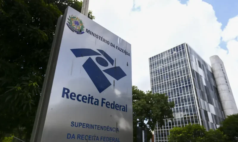 arrecadacao-federal-alcanca-re