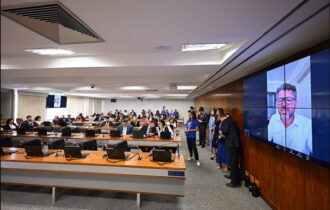 comissao-do-senado-aprova-poli