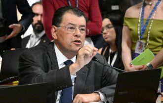 eduardo-braga-lidera-corrida-a