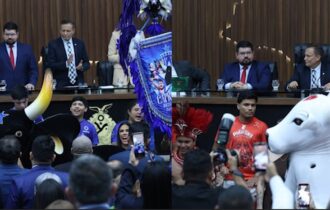 festival-de-parintins-recebe-h