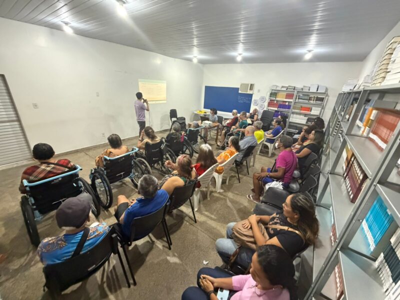 idosos-da-fdt-recebem-dicas-de