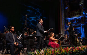 la-favorite-emociona-no-teatro