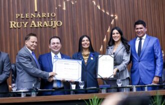 marciele-recebe-titulo-no-am-e