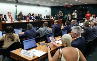 oposicao-critica-pec-do-fim-da