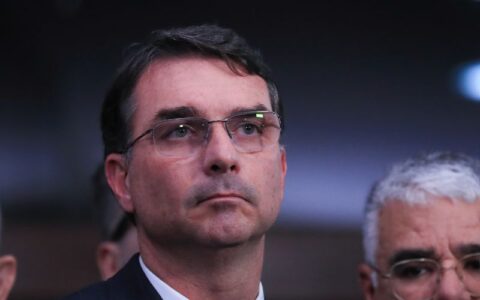 oposicao-mira-flavio-bolsonaro