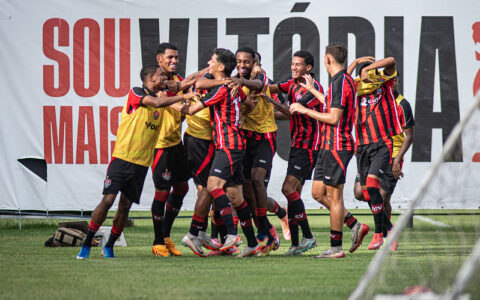 vitoria-elimina-flamengo-e-ava