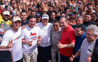 eduardo-braga-lidera-caravana-