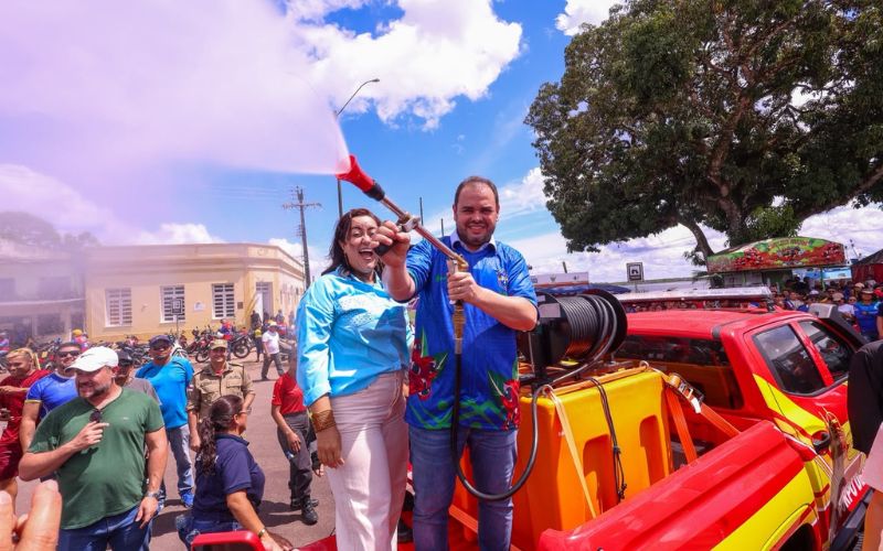 em-maues-governador-roberto-ci