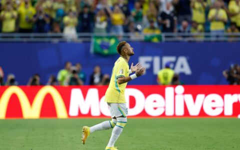 neymar-entra-para-historia-com
