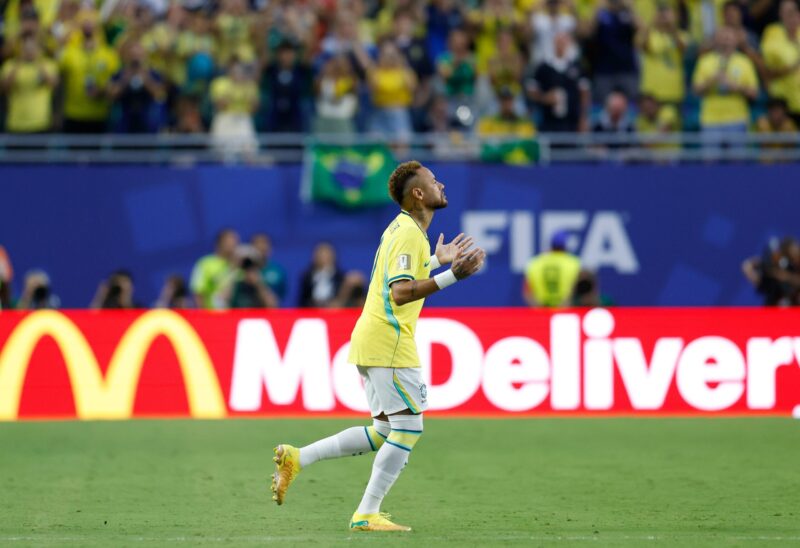 neymar-entra-para-historia-com
