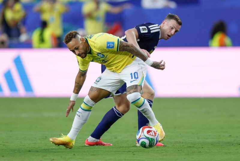 neymar-entra-para-historia-com