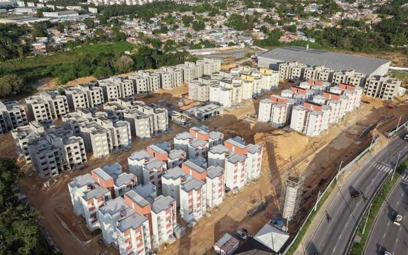 eduardo-braga-visita-obras-do-