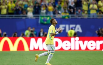 neymar-entra-para-historia-com