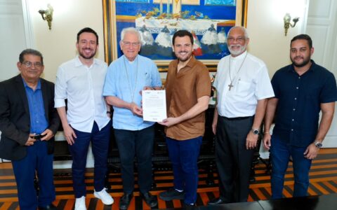 renato-junior-entrega-titulos-