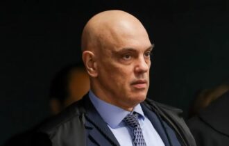 Moraes volta a pedir que PGR se manifeste sobre arma de Bolsonaro