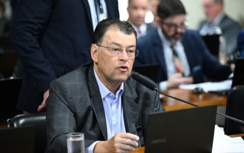 Eduardo Braga registra candidatura ao Senado no TSE após convenção