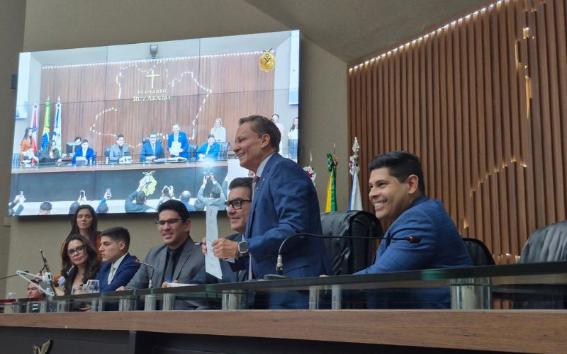 com-apoio-de-roberto-cidade-ad