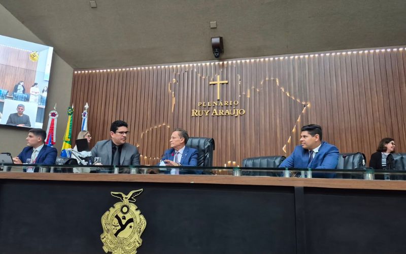 com-apoio-de-roberto-cidade-ad