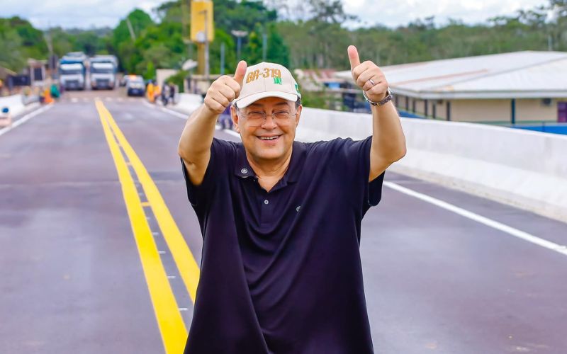eduardo-braga-lidera-corrida-a