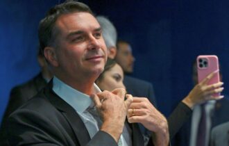 flavio-bolsonaro-lidera-intenc