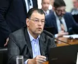 Eduardo Braga registra candidatura ao Senado no TSE após convenção